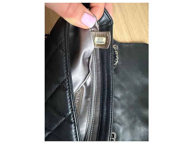 Borsa Chanel Classic Flap in pelle di agnello nera Nero - vista 8