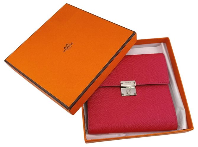 Hermès Hermes Click 12 Compact Wallet Tri-fold in Pink - view 15