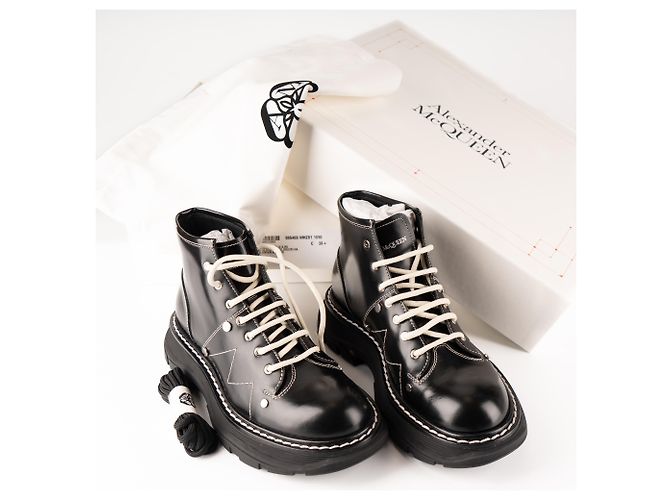 Stivaletti con lacci Alexander McQueen Tread Slick in pelle nera da donna EU 38.5 Nero - vista 2