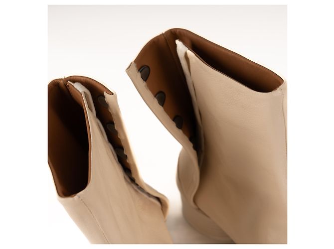 Maison Martin Margiela Botines Tabi Maison Margiela de piel beige para mujer EU 38.5 - vista 10