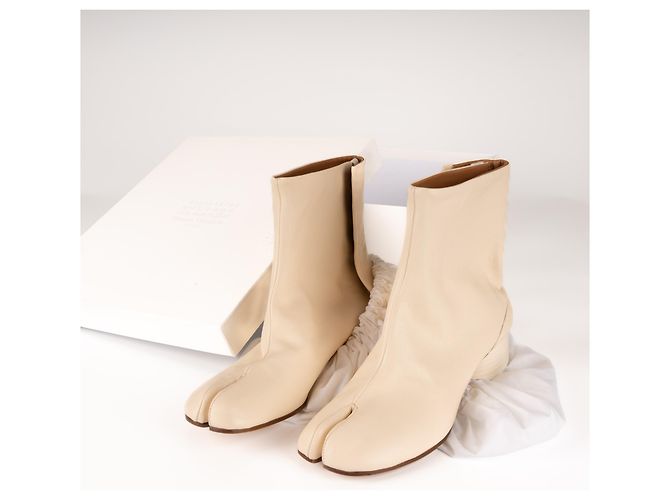 Maison Martin Margiela Botines Tabi Maison Margiela de piel beige para mujer EU 38.5 - vista 2