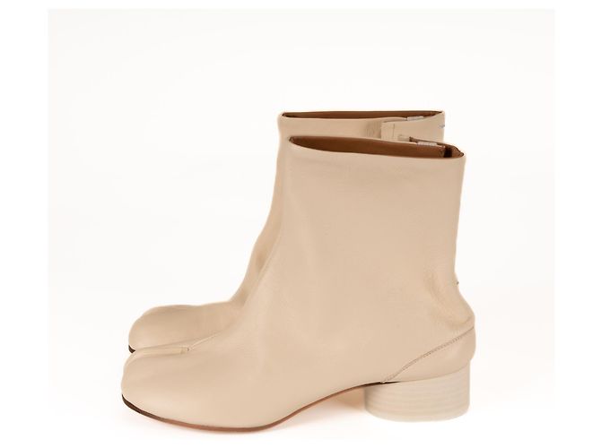 Maison Martin Margiela Botines Tabi Maison Margiela de piel beige para mujer EU 38.5 - vista 3
