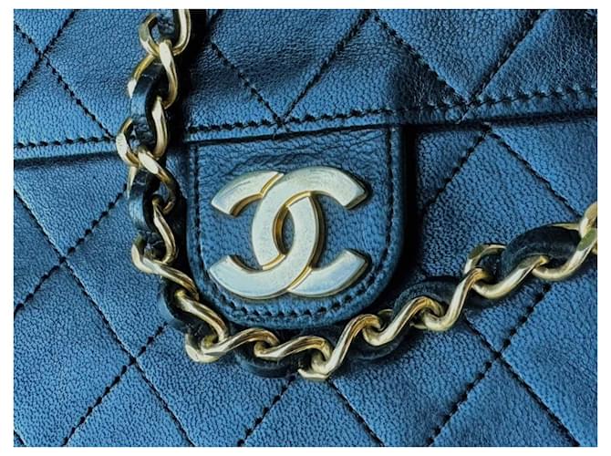 Chanel Classic Flap Bag Agnello Nero - vista 3