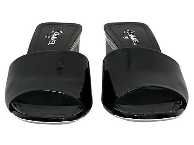 Chanel Mule mit Absatz aus schwarzem Lackleder - Größe 41 Gebraucht - Ansicht 4