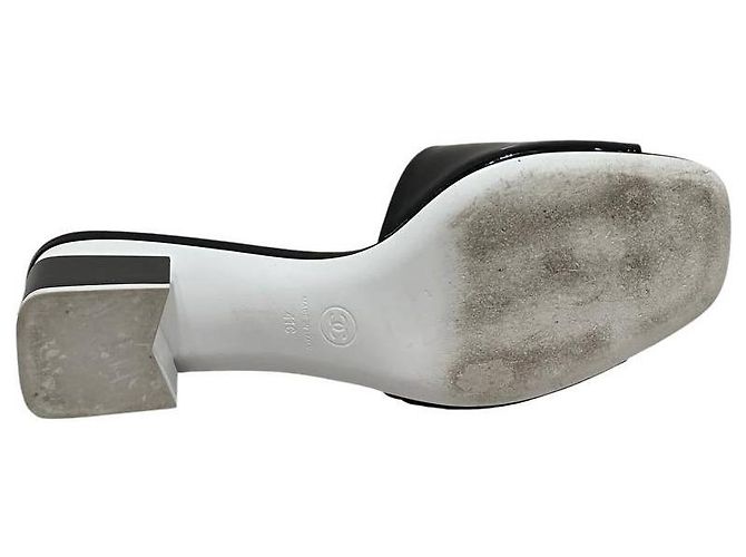 Chanel Mule mit Absatz aus schwarzem Lackleder - Größe 41 Gebraucht - Ansicht 6