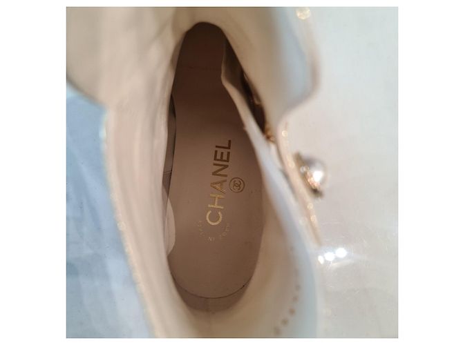 NWB Chanel Rare Cream, Black Gold PearlAnkle Boots Sz.40 - vista 9
