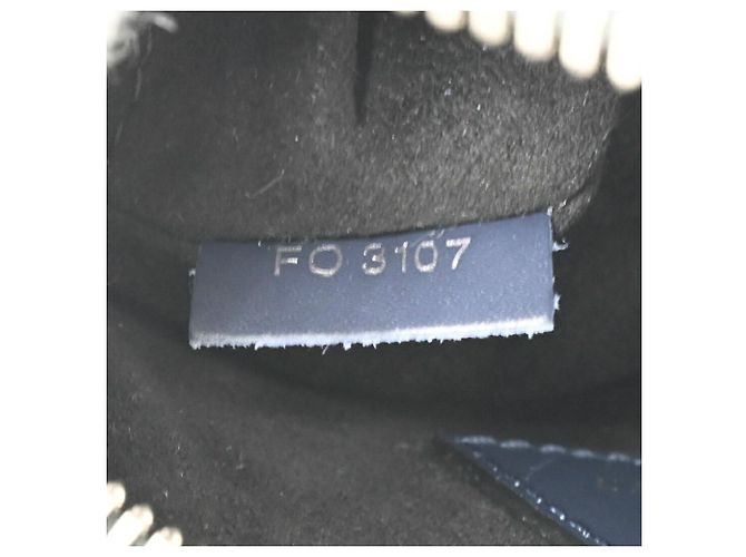 Borsa a tracolla Louis Vuitton Danube PM Nero Blu navy Monogramma - vista 11