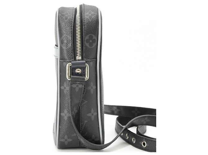Borsa a tracolla Louis Vuitton Danube PM Nero Blu navy Monogramma - vista 5