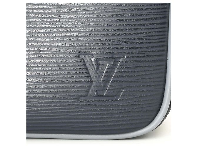 Borsa a tracolla Louis Vuitton Danube PM Nero Blu navy Monogramma - vista 7