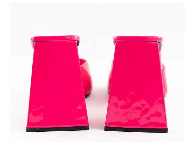 Attico Tacchi rosa - vista 2