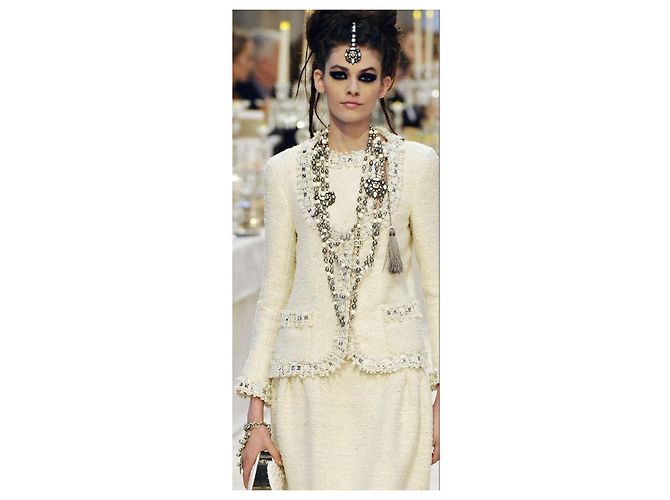 Collana Chanel Paris-Bombay Métiers d'Art 2012 con Pendente Nero Bianco Beige Metallico - vista 7