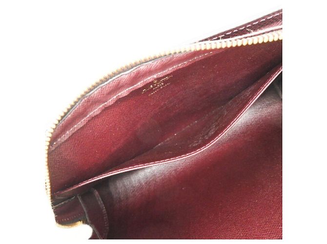 Pochette en cuir Taiga Louis Vuitton Bordeaux - vue 12