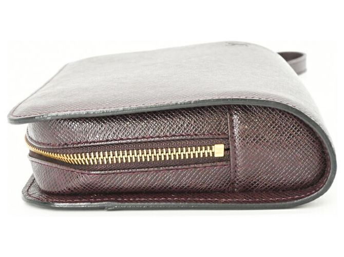 Pochette en cuir Taiga Louis Vuitton Bordeaux - vue 3