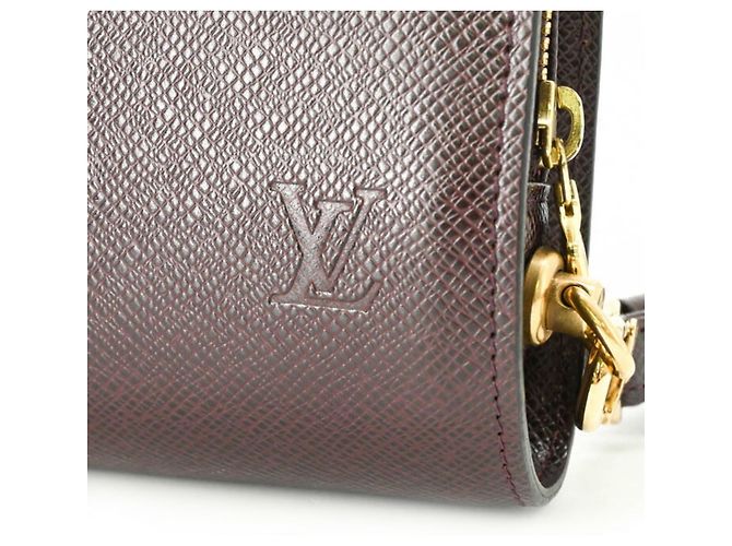Pochette en cuir Taiga Louis Vuitton Bordeaux - vue 6