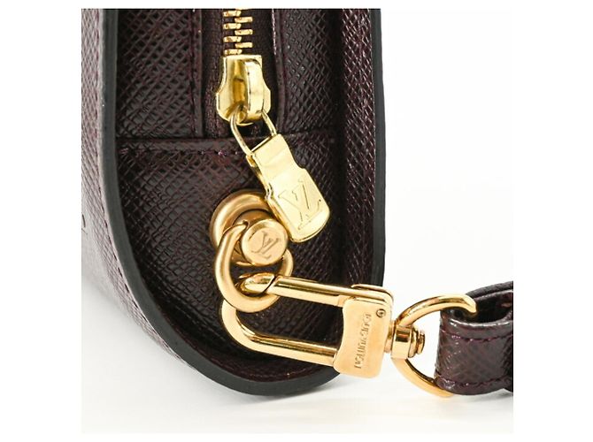 Pochette en cuir Taiga Louis Vuitton Bordeaux - vue 7