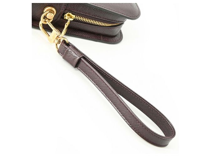 Pochette en cuir Taiga Louis Vuitton Bordeaux - vue 8