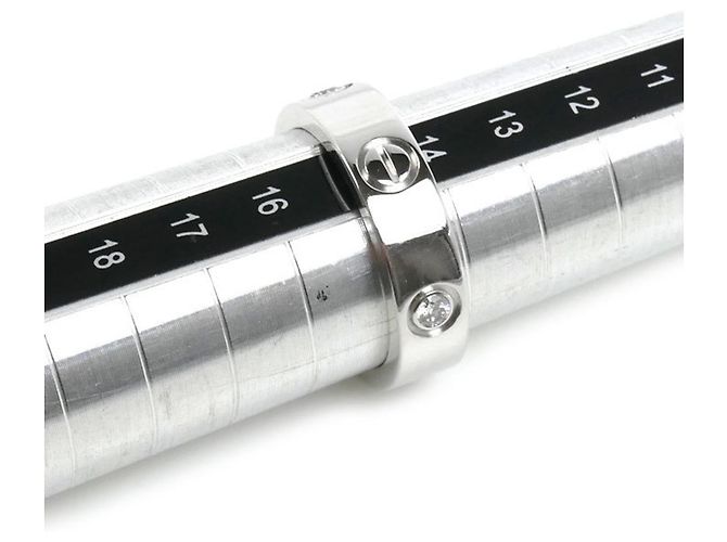 Cartier Love Ring aus 18K Weißgold mit halbem Diamanten - Ansicht 6