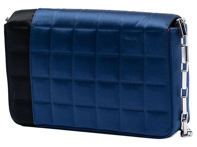 Borsa a tracolla Chanel Blue Mini Chocolate Bar in raso - vista 2