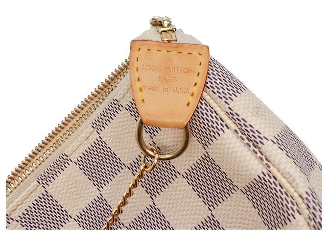 Louis Vuitton Mini Pochette Accessoires Damier Azur bianco - vista 5