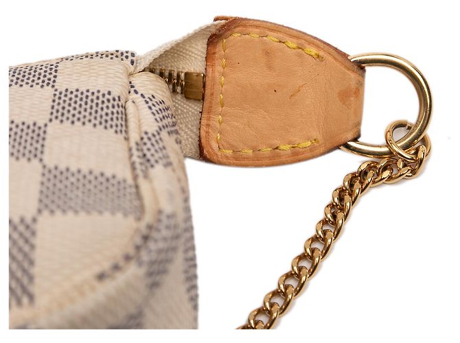 Louis Vuitton Mini Pochette Accessoires Damier Azur bianco - vista 6