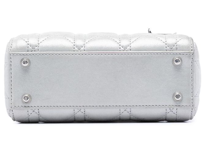 Lady Dior Mini aus irisierendem silbernem Lammleder Cannage Dior - Ansicht 3