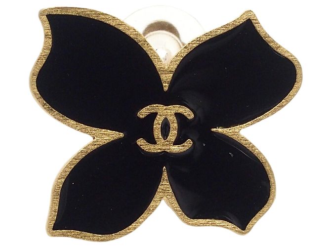 Orecchini a clip Chanel Gold CC placcati oro e smalto fiore D'oro - vista 3