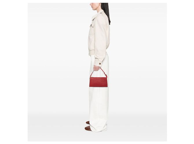 Louis Vuitton Pochette Accessoires in Epi rosso - vista 7