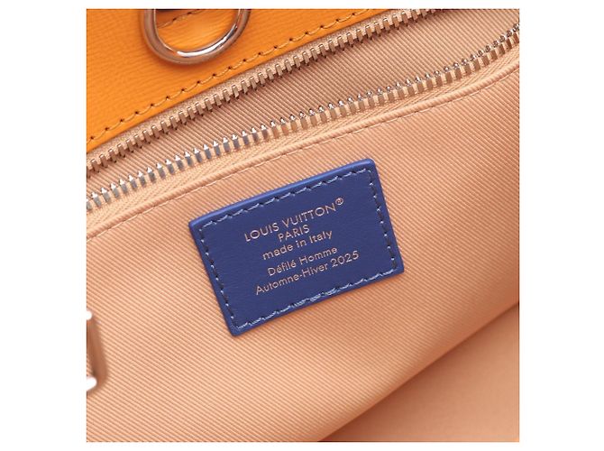 Sac cabas en cuir orange Louis Vuitton - vue 4