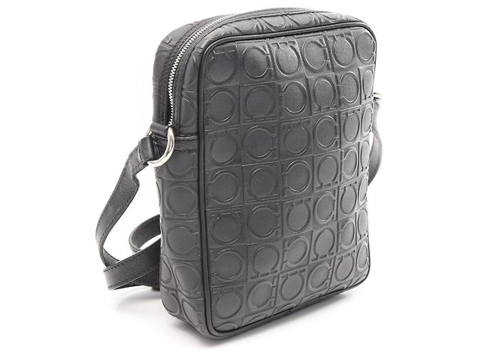 Sac à bandoulière Salvatore Ferragamo en cuir noir Gancini - vue 2