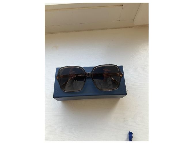 Louis Vuitton Square Frame Sunglasses Brown - view 2