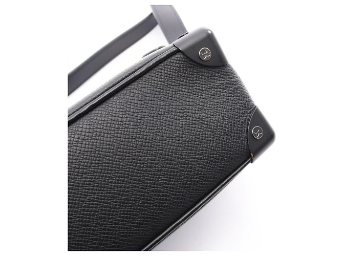 Borsa a tracolla Louis Vuitton Mini Soft Trunk Taiga Rainbow Nero Multicolore - vista 9
