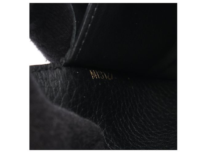 Louis Vuitton Capucines Noir Bi-fold Long Wallet Schwarz - Ansicht 5