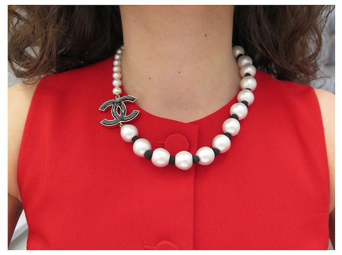 NUOVO COLLANA CHANEL LOGO CC EMAIL NERO PERLE & METALLO DORATO 49 CM D'oro - vista 9