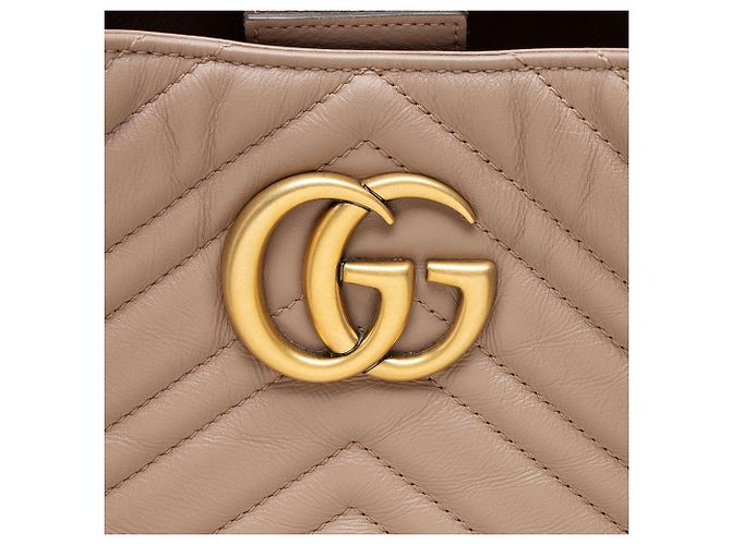 Borsa a Spalla con Catena Gucci Matelasse Leather GG Marmont Medium Marrone Beige - vista 9