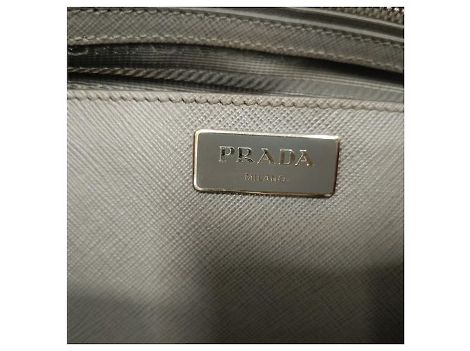 Prada Medium Galleria Double Zip Tote Bag aus grauem Saffiano-Leder - Ansicht 10