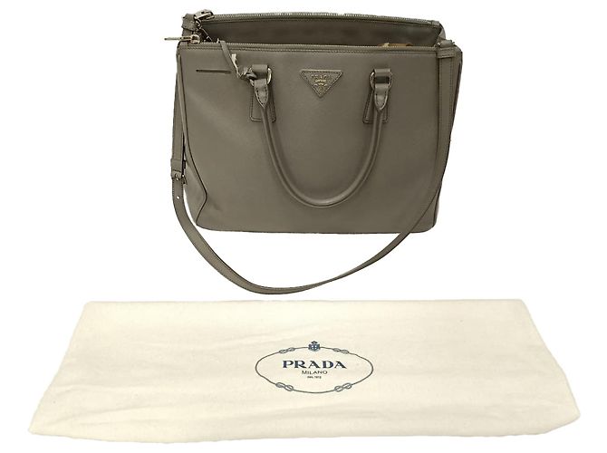 Prada Medium Galleria Double Zip Tote Bag aus grauem Saffiano-Leder - Ansicht 12
