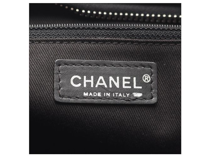 Bolso Boston Matelassé Chanel 2.55 Negro - vista 4