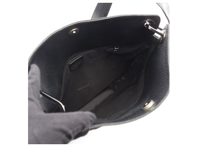 Bolsa de ombro Gucci em nylon preto e couro - vista 3