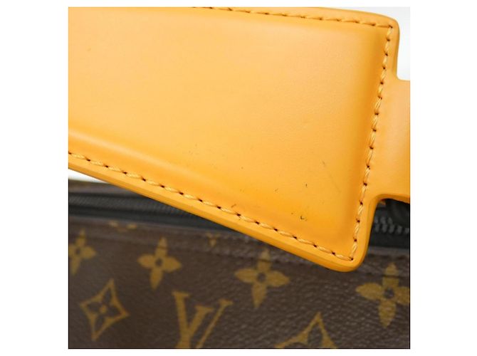 Borsa a tracolla Louis Vuitton Monogram Macassar Soft Polochon Marrone D'oro - vista 5