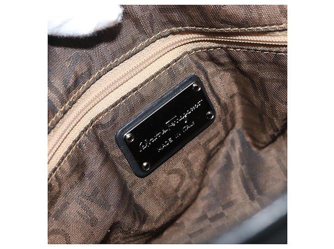 Borsa Salvatore Ferragamo Gancini in PVC e pelle nera argento Auth BA12524 Nero - vista 19