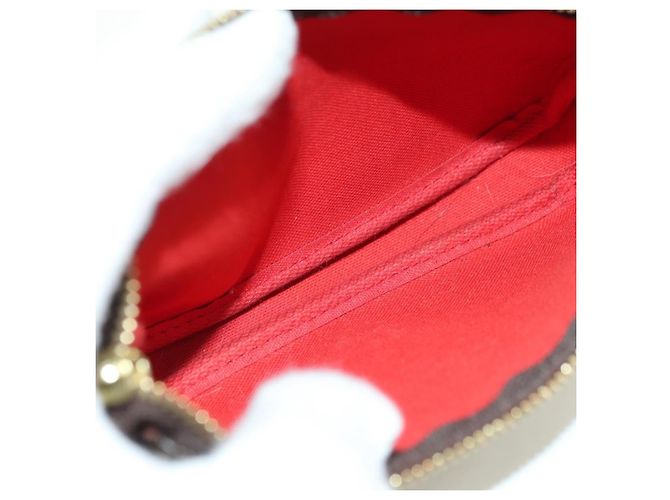 LOUIS VUITTON Vivienne Mini Pochette Accessoires Pochette M81965 LV Auth 178030M Monogramma - vista 10