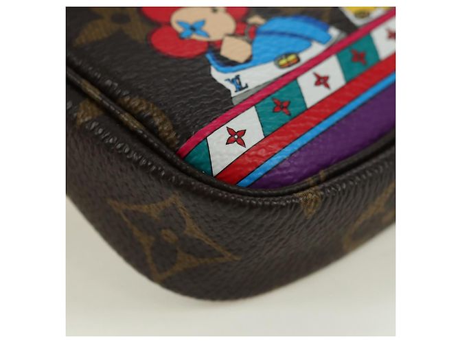 LOUIS VUITTON Vivienne Mini Pochette Accessoires Pochette M81965 LV Auth 178030M Monogramma - vista 14