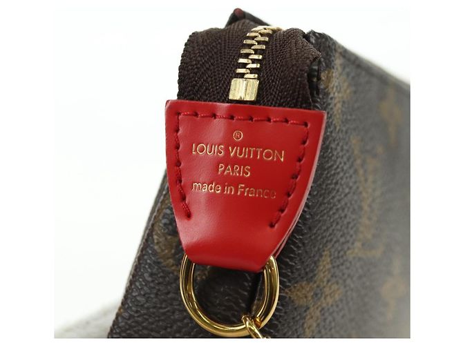 LOUIS VUITTON Vivienne Mini Pochette Accessoires Pochette M81965 LV Auth 178030M Monogramma - vista 18