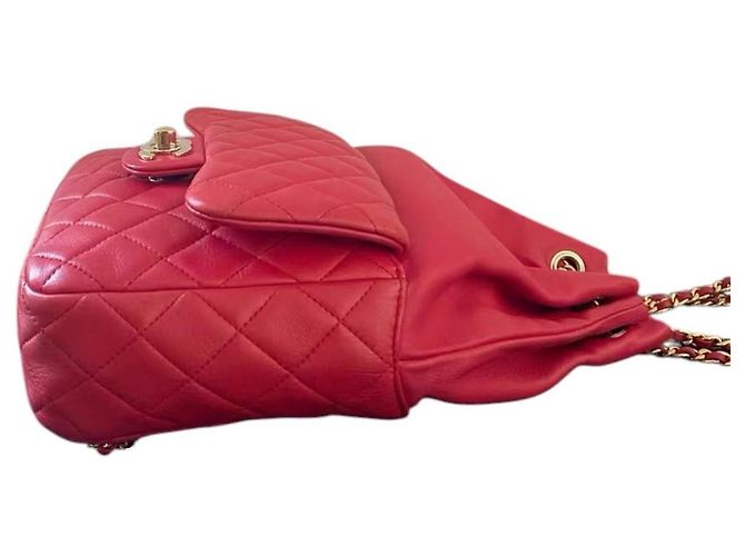 Chanel Rucksack aus gestepptem Lammleder in Rot - Ansicht 10