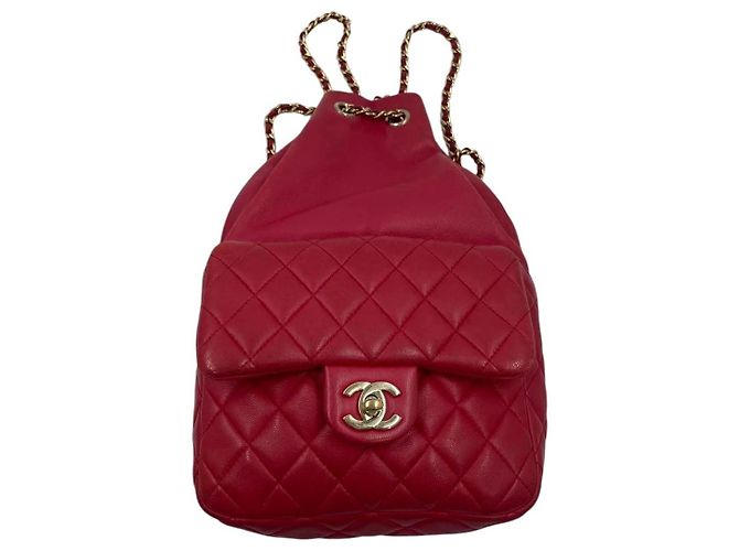 Chanel Rucksack aus gestepptem Lammleder in Rot - Ansicht 3