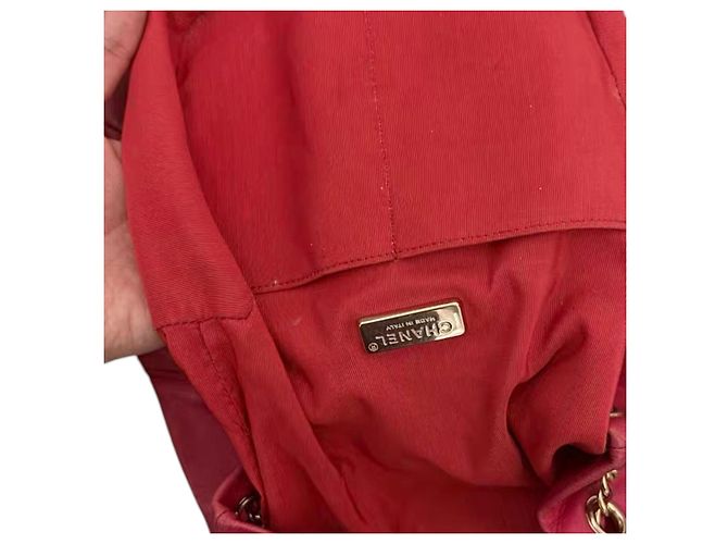 Chanel Rucksack aus gestepptem Lammleder in Rot - Ansicht 8