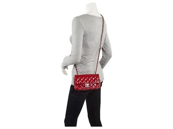 Borsa Chanel Classic Flap in vernice rossa Rosso - vista 2