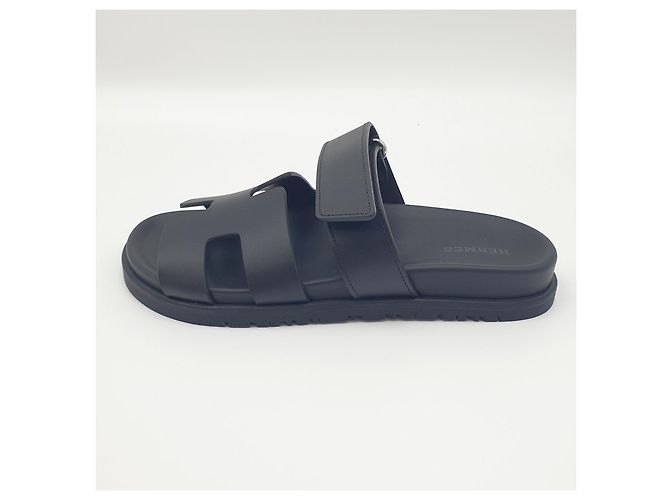 Hermès Leather Sandal Chypre, noir, Calfskin, 37 Black - view 2