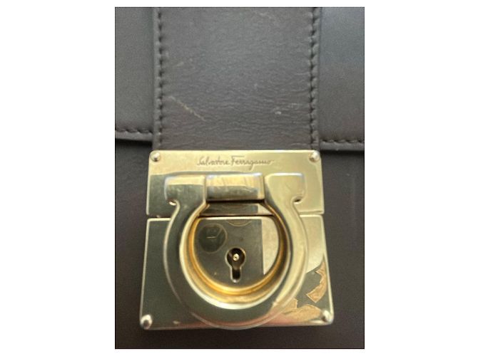 Salvatore Ferragamo Ferragamo Valeria Mazza Runway Clutch Marrone chiaro - vista 5