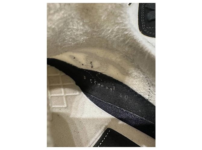 Timeless Chanel CC Logo Canvas Sneaker Weiß & Schwarz - Größe 40 Gebraucht - Ansicht 10